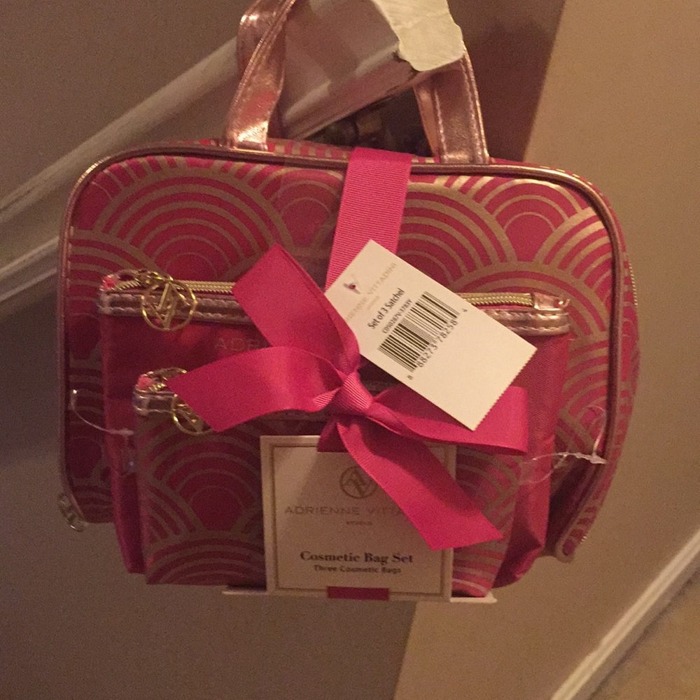 NWT Cosmetic bag 3 set